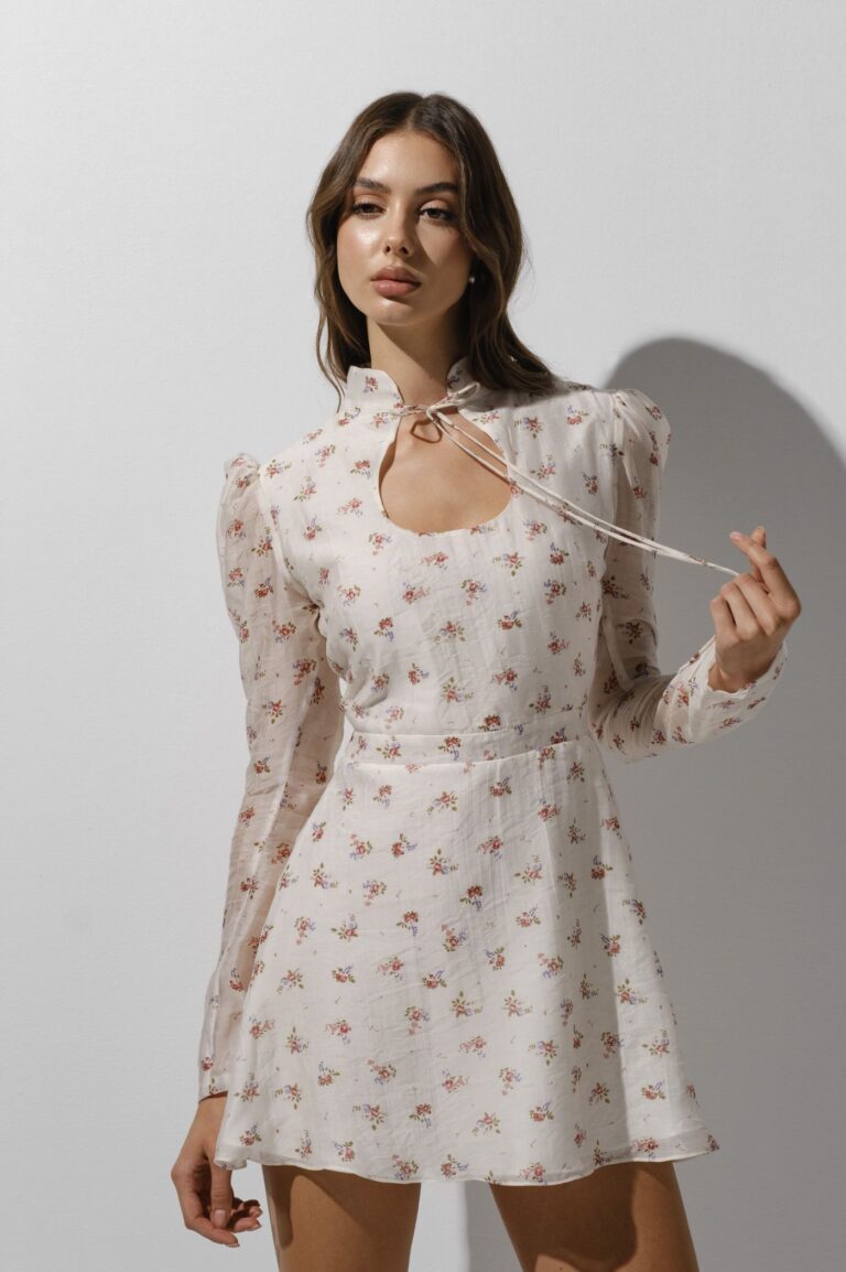 СУКНЯ MIA